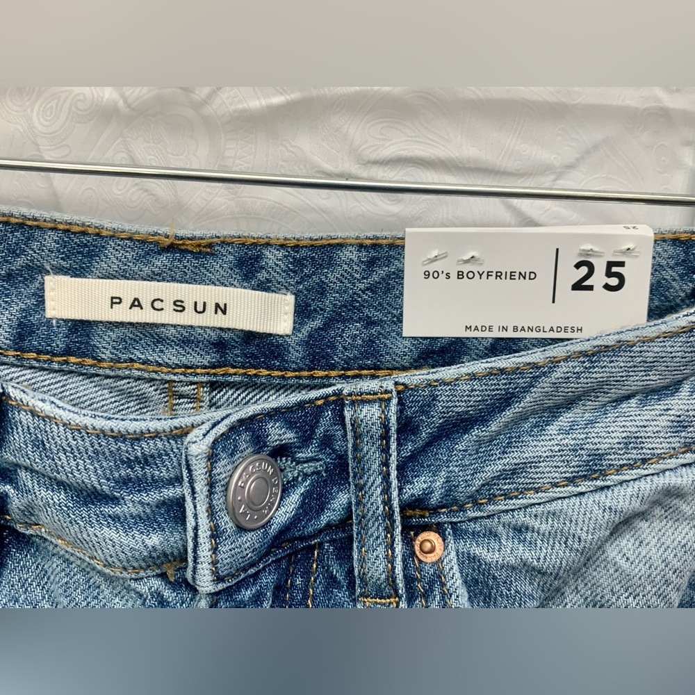 NWT PacSun Eco Light Blue Distressed 90’s Boyfriend Jeans - Picture 4 of 10